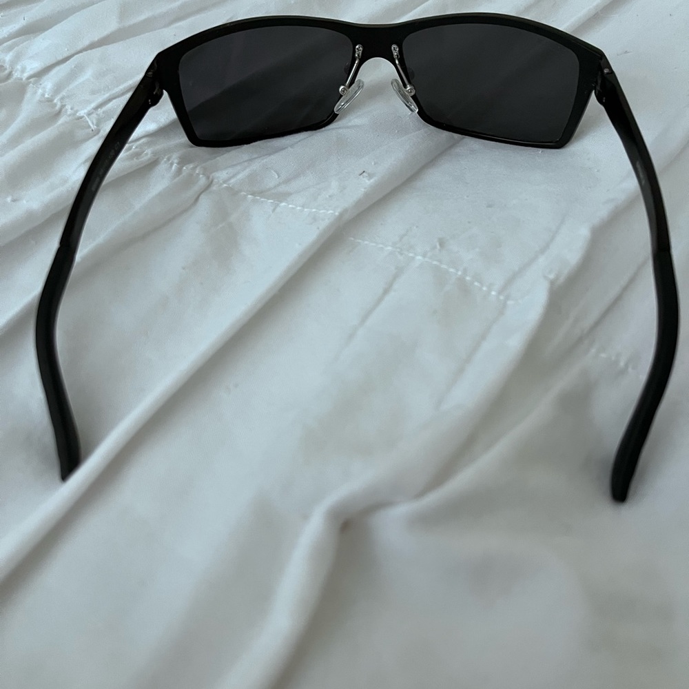 Social sunglasses🖤 - Picture 3 of 4